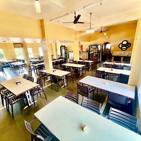 Hotel Manik Moti ロナバラ エクステリア 写真