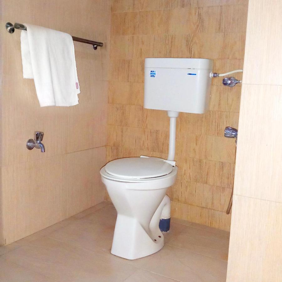 Hotel Manik Moti ロナバラ エクステリア 写真
