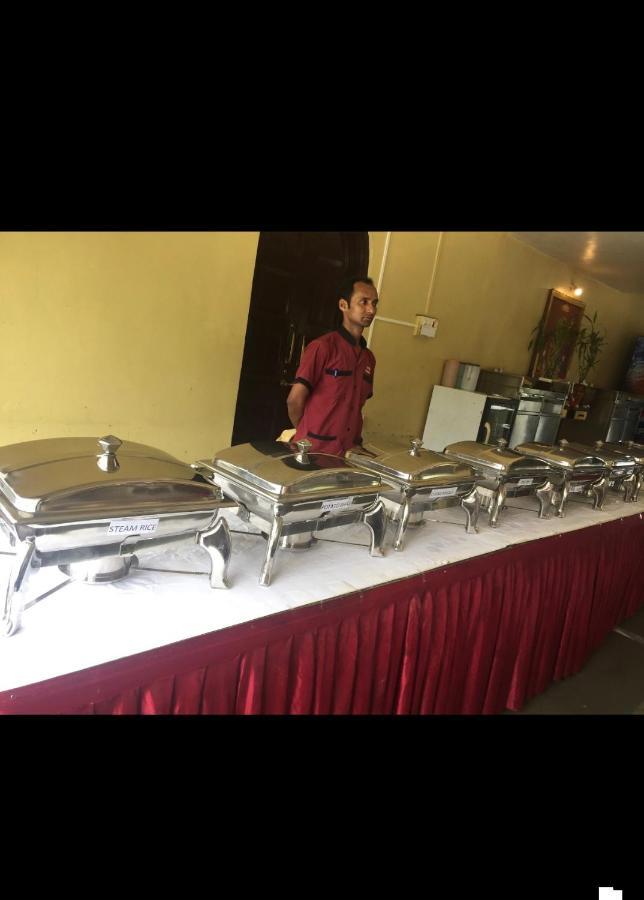 Hotel Manik Moti ロナバラ エクステリア 写真